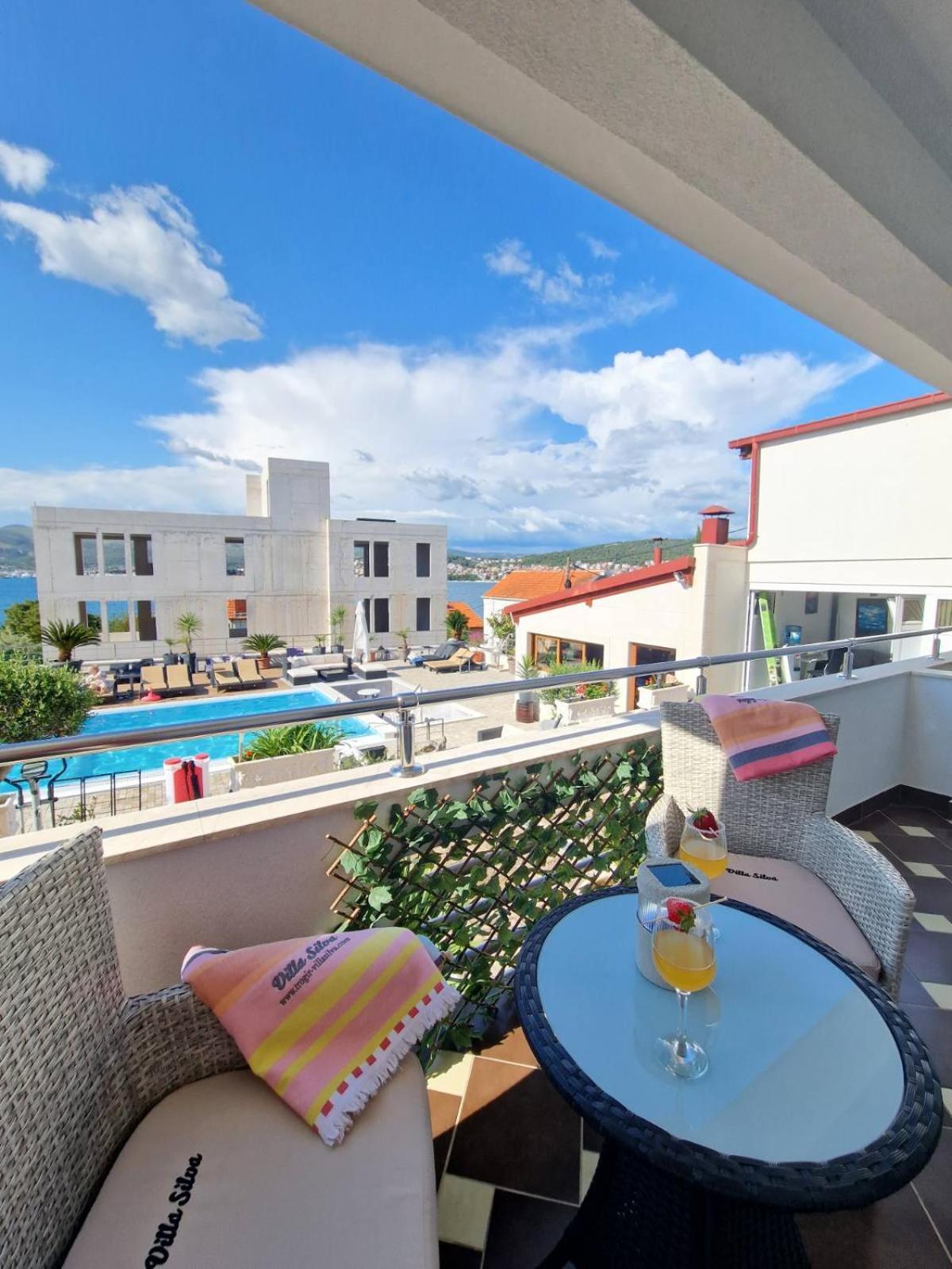 Apartments Silva With A View Of Sea Trogir Eksteriør billede
