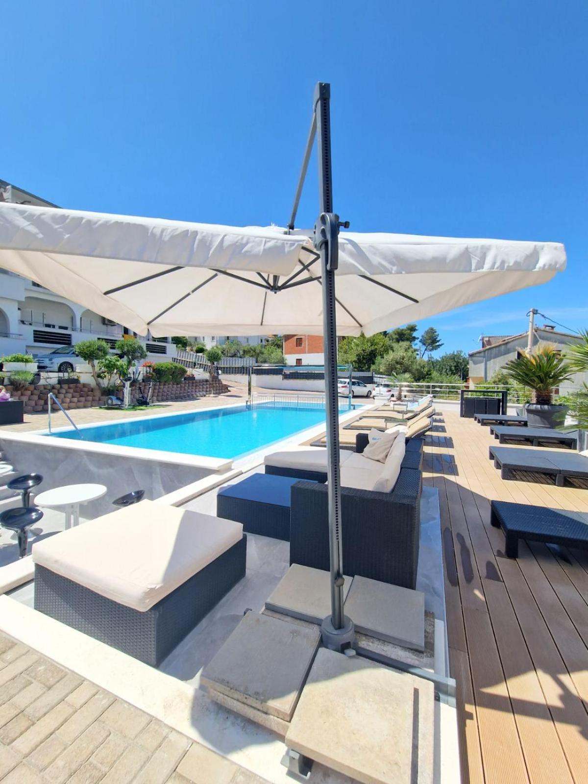Apartments Silva With A View Of Sea Trogir Eksteriør billede