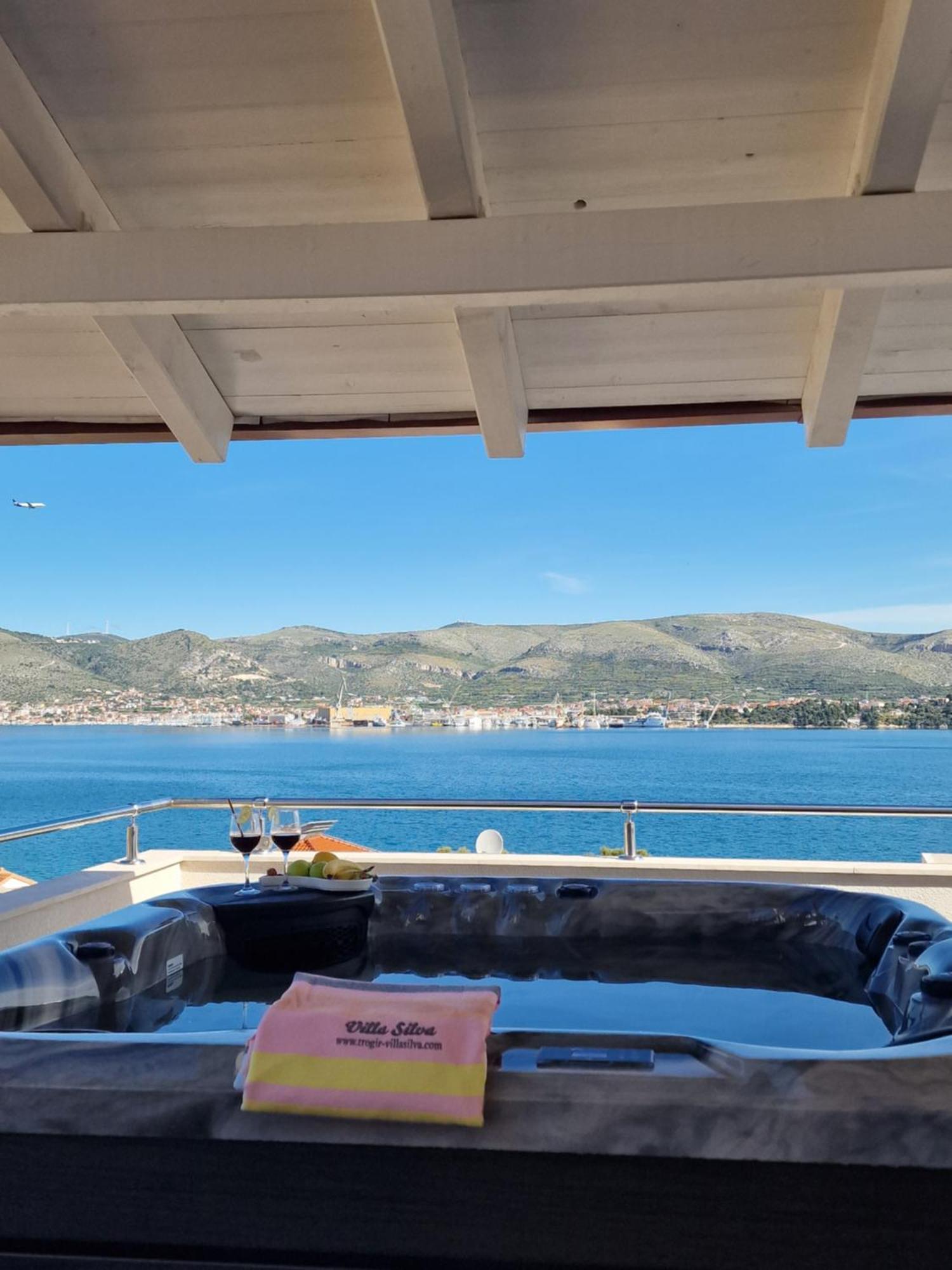 Apartments Silva With A View Of Sea Trogir Eksteriør billede